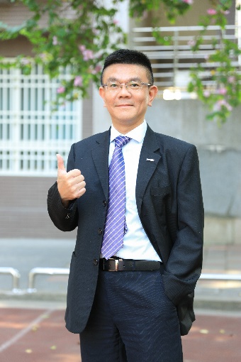 石仲哲校長
